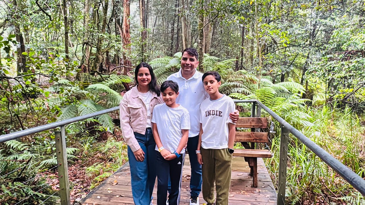 #bluemountainsaustralia #scenicworld #dianosaur #walking 