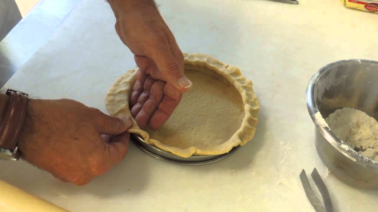 fonçage et pinçage pâte à foncer