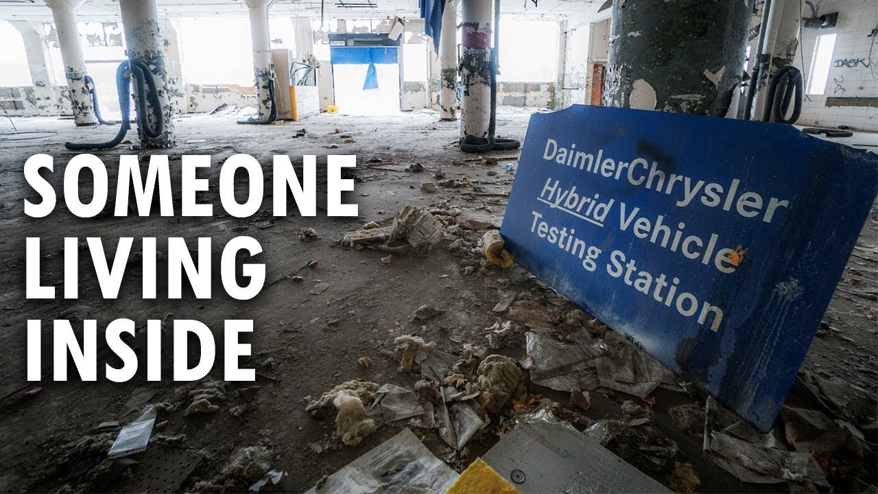 Detroit's Massive AMC HQ Building | SOMEONE LIVING INSIDE