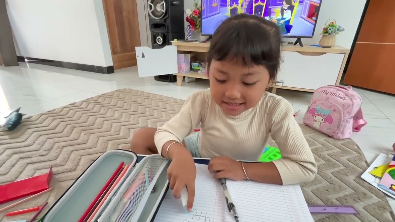 Alesha berangkat sekolah, jalan2, dan renang
