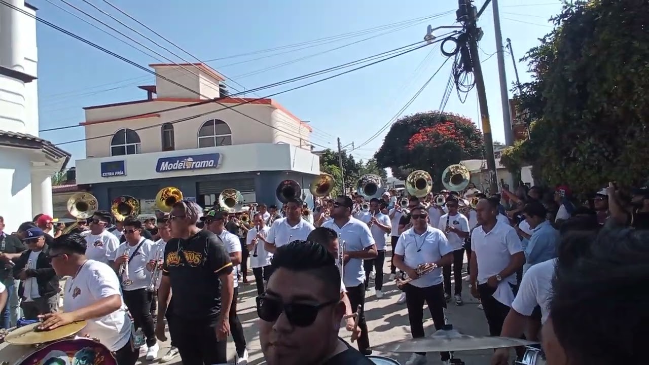 RECIBIENDO A LA BANDA MUERTEADA NAZARENO ETLA 2024, BARRIO DE ABAJO AUTÉNTICOS Y ORIGINALES.
