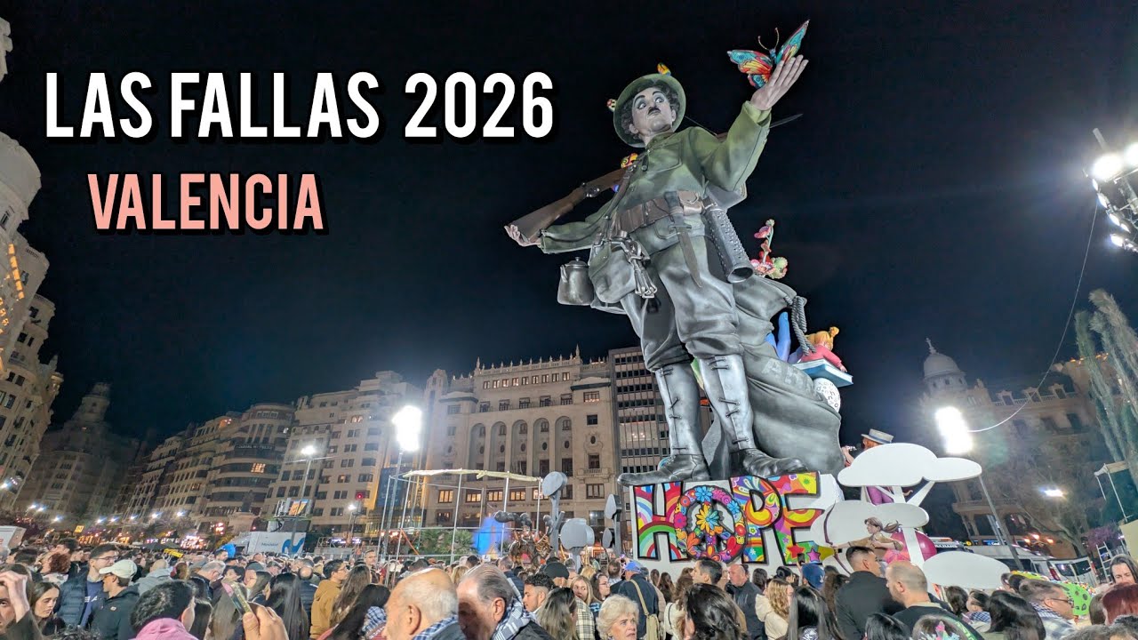 &iexcl;CHAPLIN conquista VALENCIA! 🎩✨ Las mejores Fallas de 2026 🔥