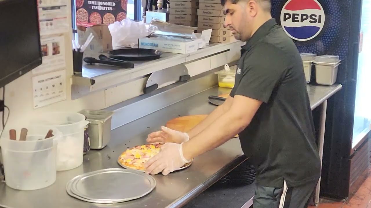 ROUND TABLE PIZZA  #usa #pizza #food #fastfood #pizzalover #italianfood #pizzafood #pizzatime #Lodi
