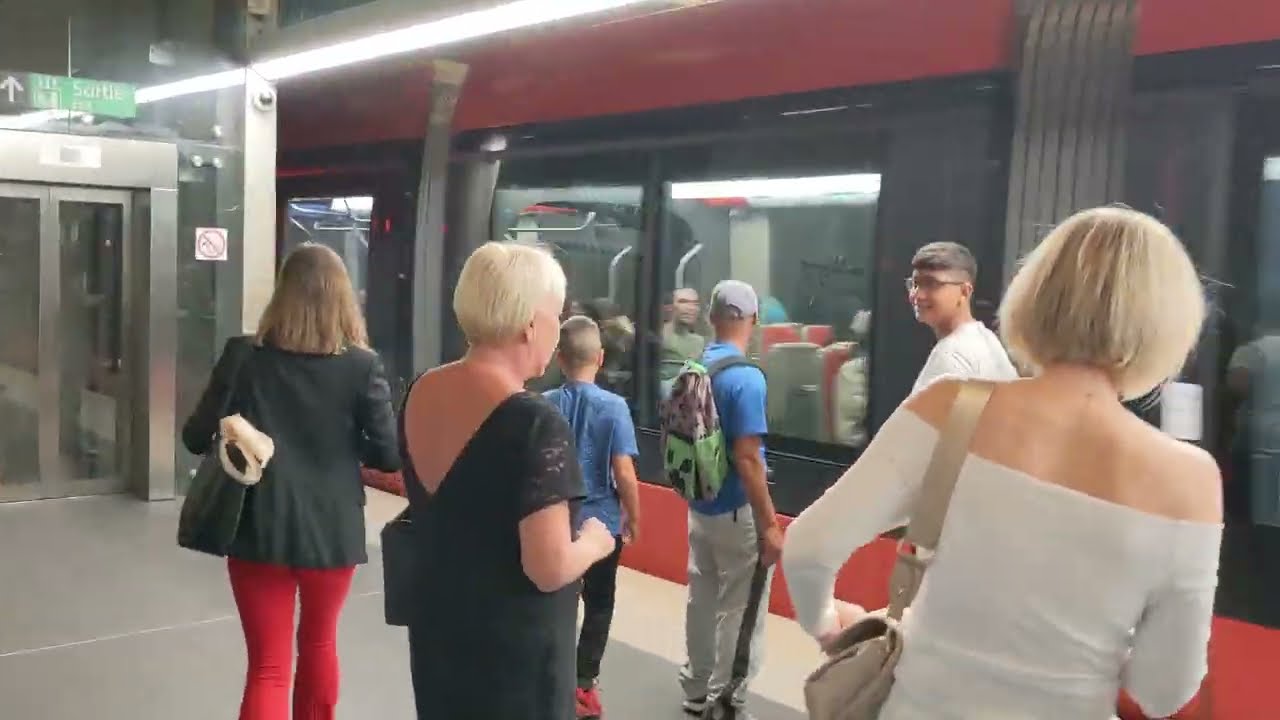 NICE - Tramway Ligne 2 - visite des stations souterraines (tram-métro)  .
