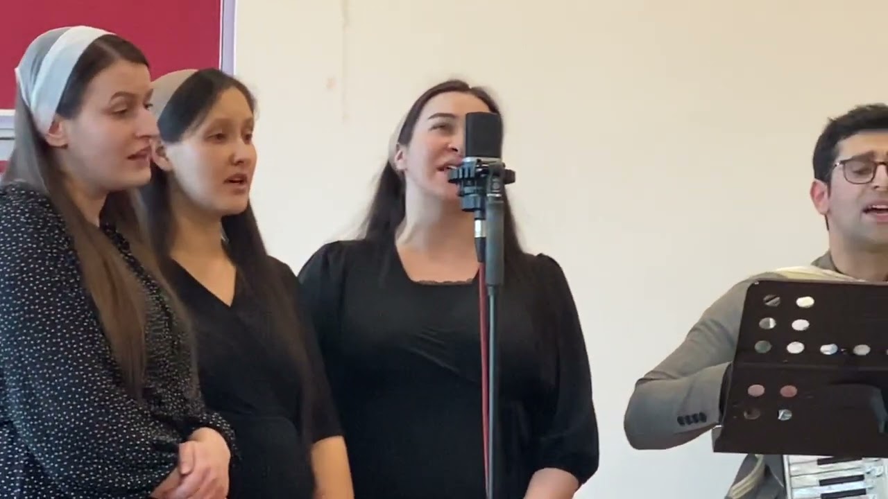 GRUPUL GOLGOTA! Te-ascunzi in florile câmpiei!