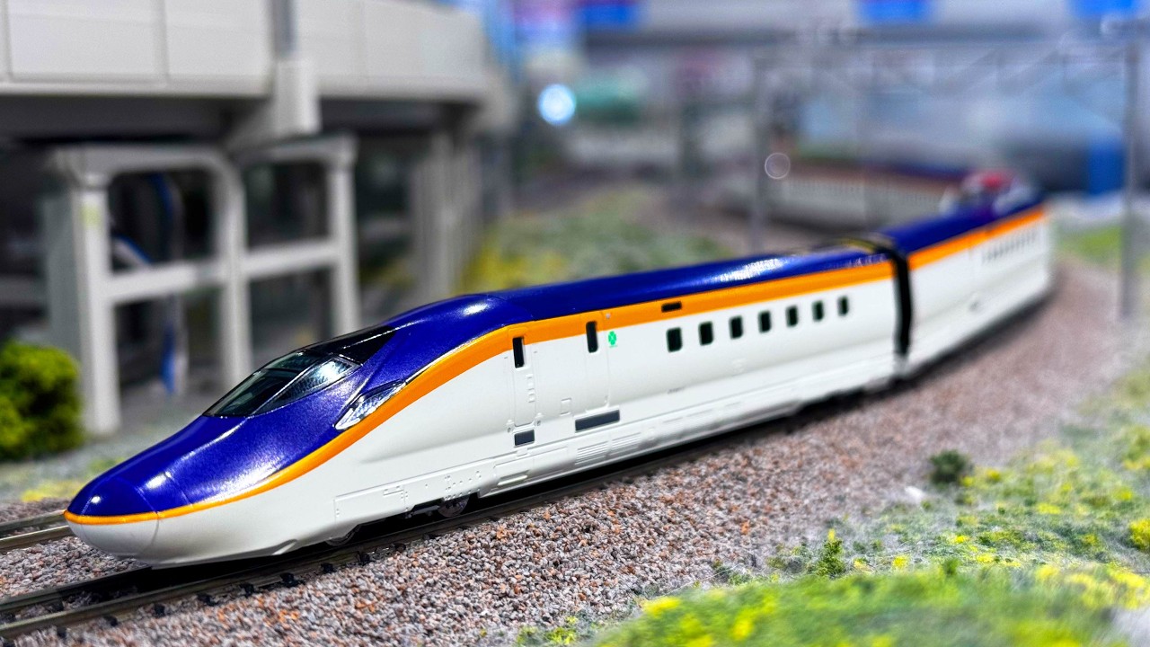Распаковка и тестовый запуск поезда Kato N Scale E8 Shinkansen в Hobby Center KATO!