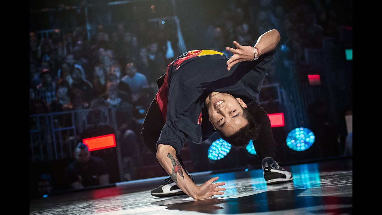 Hong10 vs Victor - Battle 3 - Red Bull BC One World Final 2014 Paris
