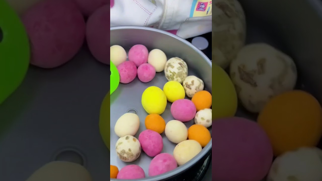 BiBi monkey eat eggs with baby monkey  #cute #trending #funny #mukbanganimals