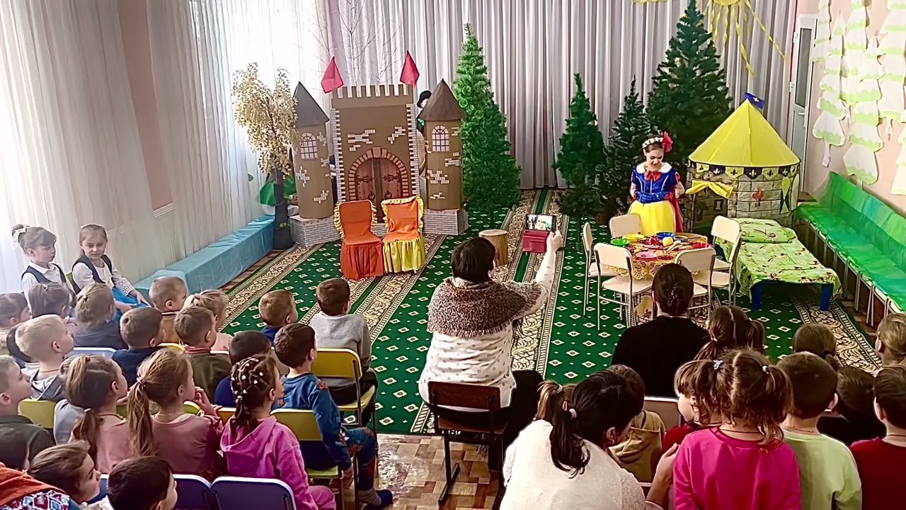 ,,ALBA CA ZĂPADA ȘI CEI ȘAPTE PITICI,, dramatizare Gr  pregătitoare ,,ROMANIȚA,, IET ,,ROMANIȚA,, s