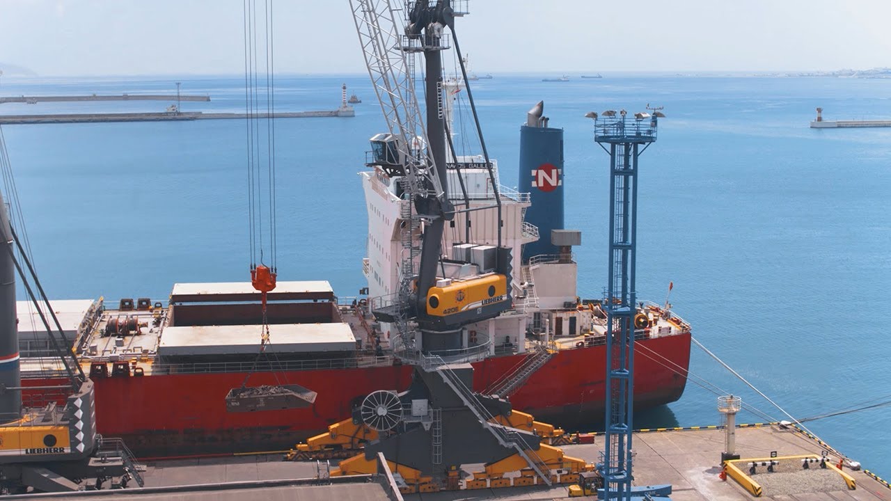 Liebherr – LPS 420 E: Purely electrical portal crane