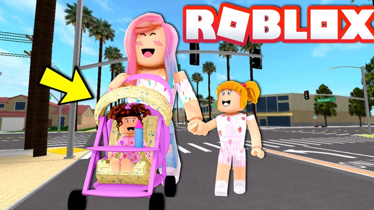 Goldie Meets New Baby Sister - Bloxburg Family Roleplay - Titi Games