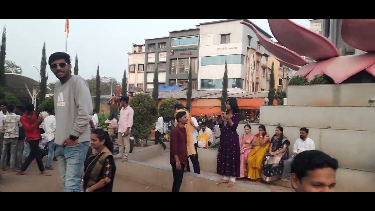 श्री साईबाबा मंदिर  गार्डन शिर्डी