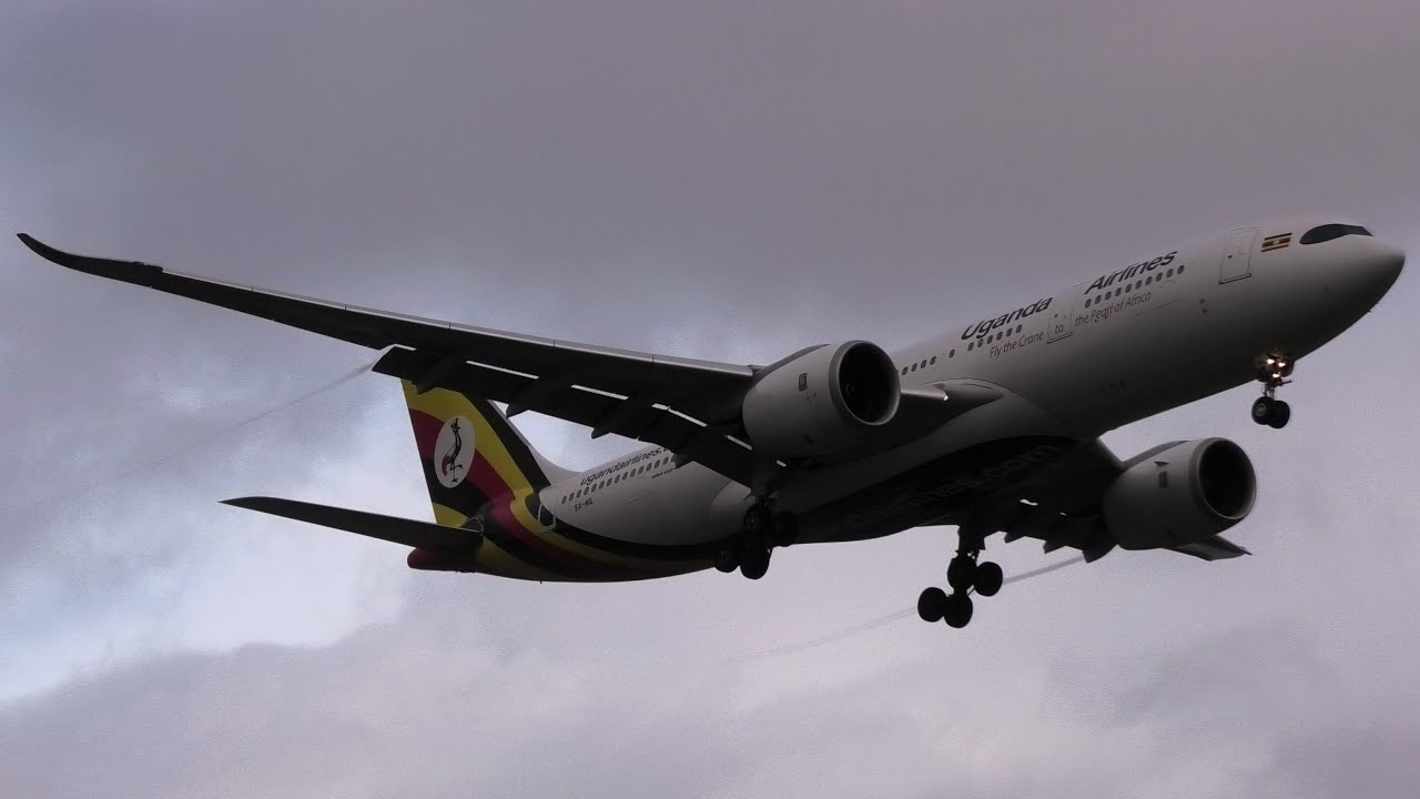 Airbus A330-800 5X-NIL авиакомпании Uganda Airlines в лондонском аэропорту Гатвик