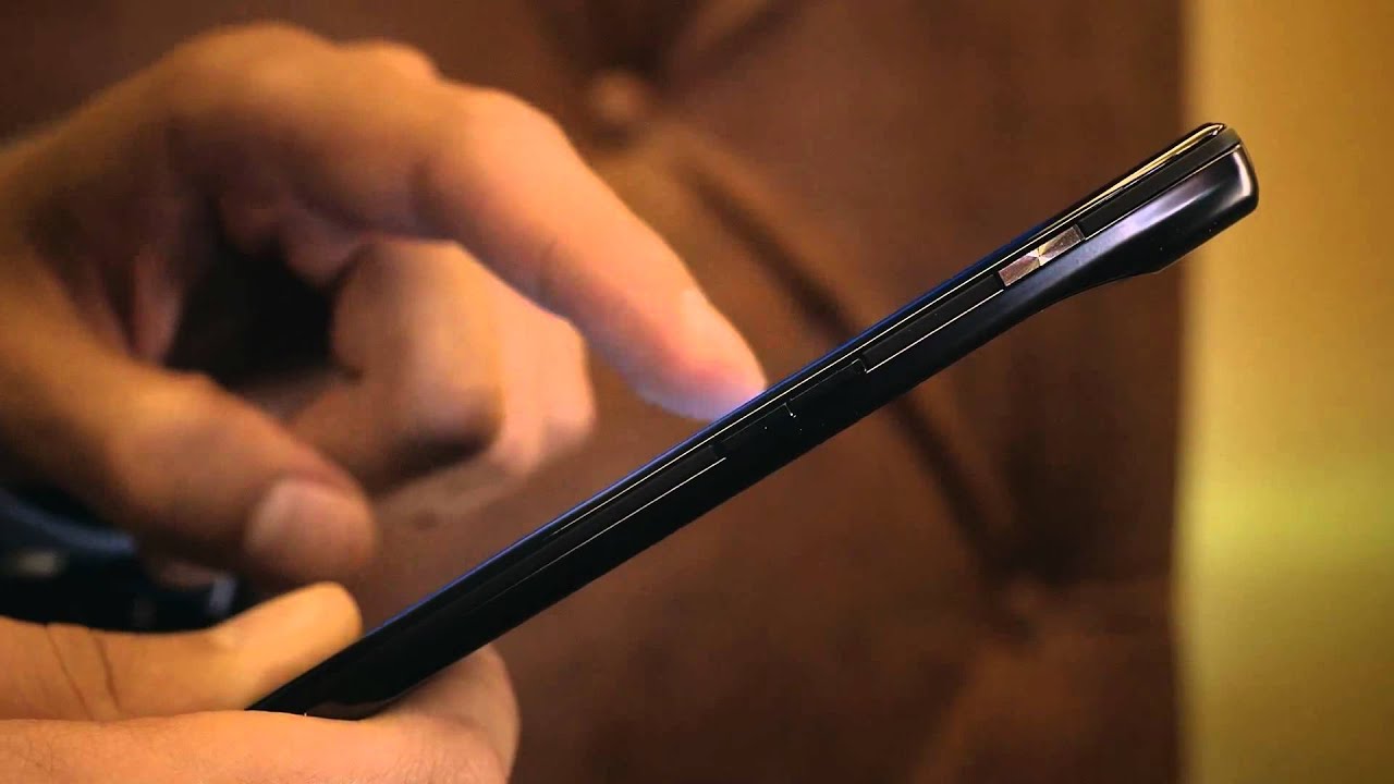 MOTOROLA DROID RAZR™ Official Motorola Commercial