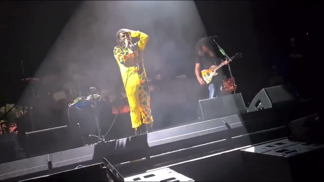 My Chemical Romance but Gerard Way loves speaking to the crowd
