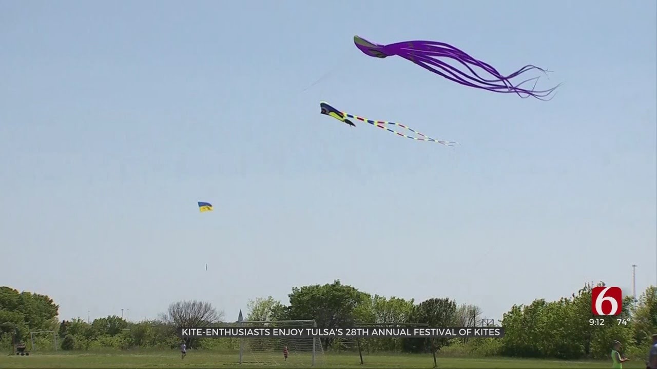 Kite Enthusiasts Enjoy Tulsa 28th Annual Festival Of Kites
