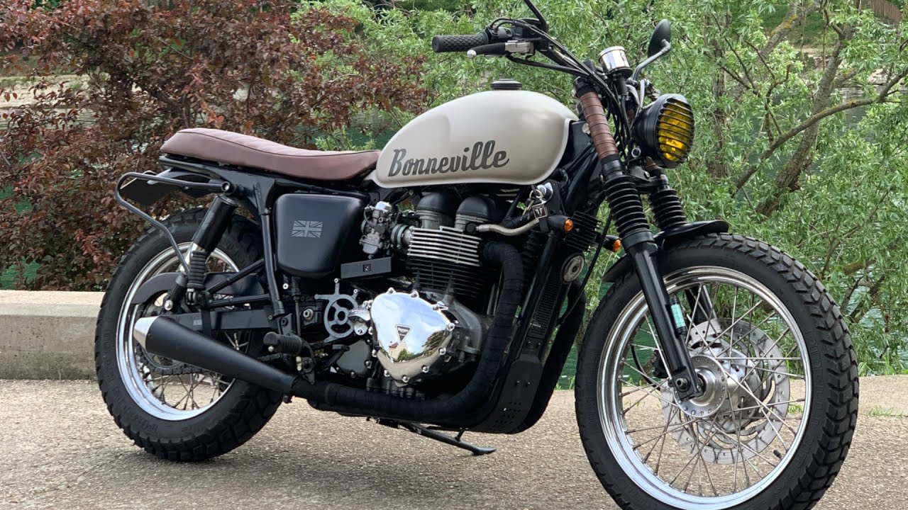 À la découverte de la Triumph Bonneville T100 Prépa French Custom CreativGarage 🤩