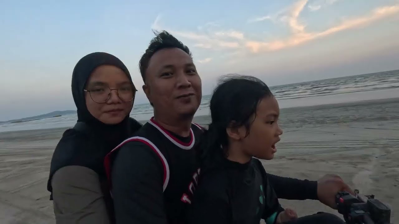 SETELAH SEKIAN LAMA TAK MASUK CONTENT...😂 BERCUTI DI KUANTAN ( DE RHU BEACH RESORT )