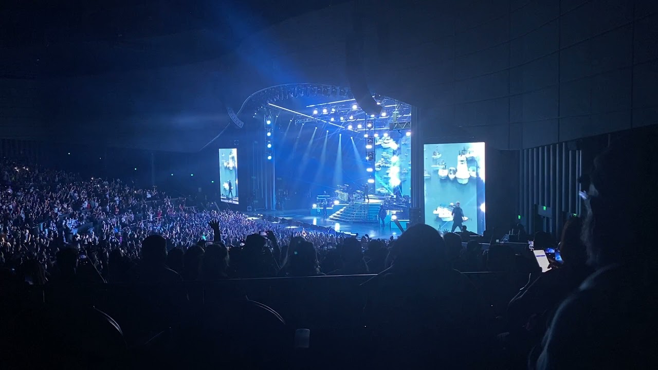 Pitbull performs Don't Stop The Party live at Zappos Theater, Las Vegas, 2021.09.18