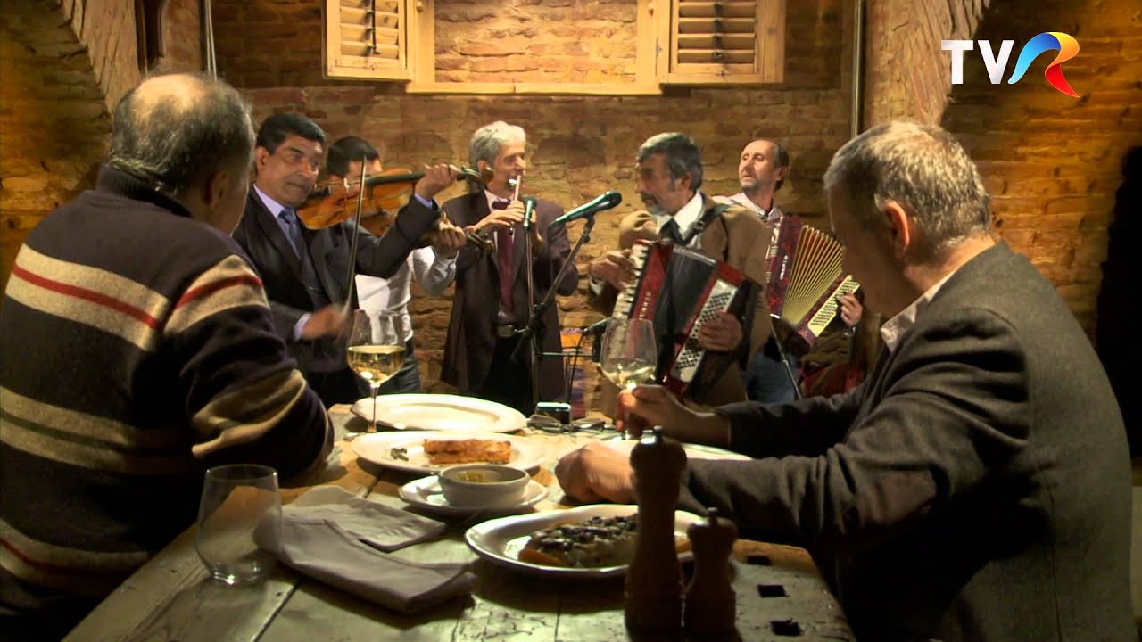 Caliu din Clejani şi taraful său - M-am născut într-un salcâm (@Politică şi delicateţuri)