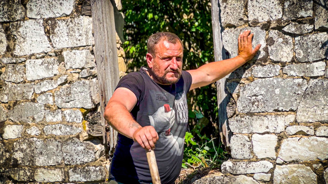 Quiet Family Life in a Ukrainian Village | Breakfast for Two, Farming and Grocery Shopping