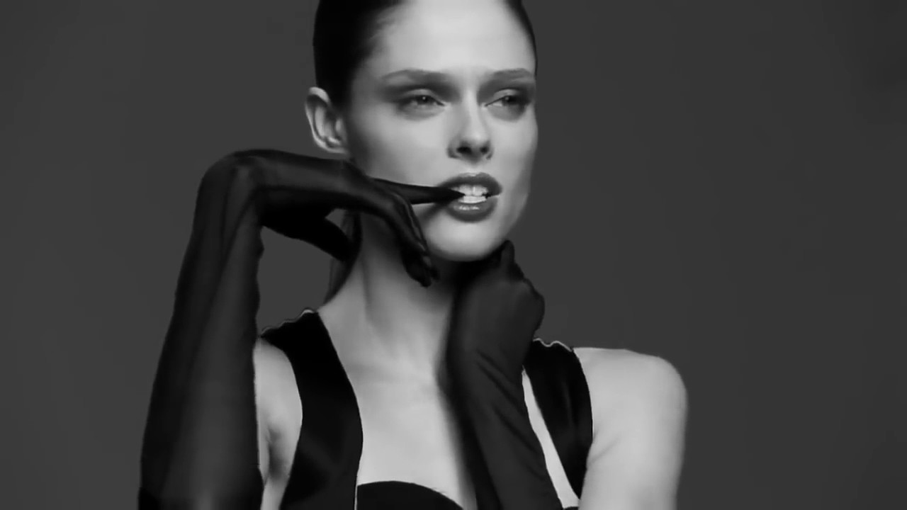 Позирование для фотосессий Coco Rocha