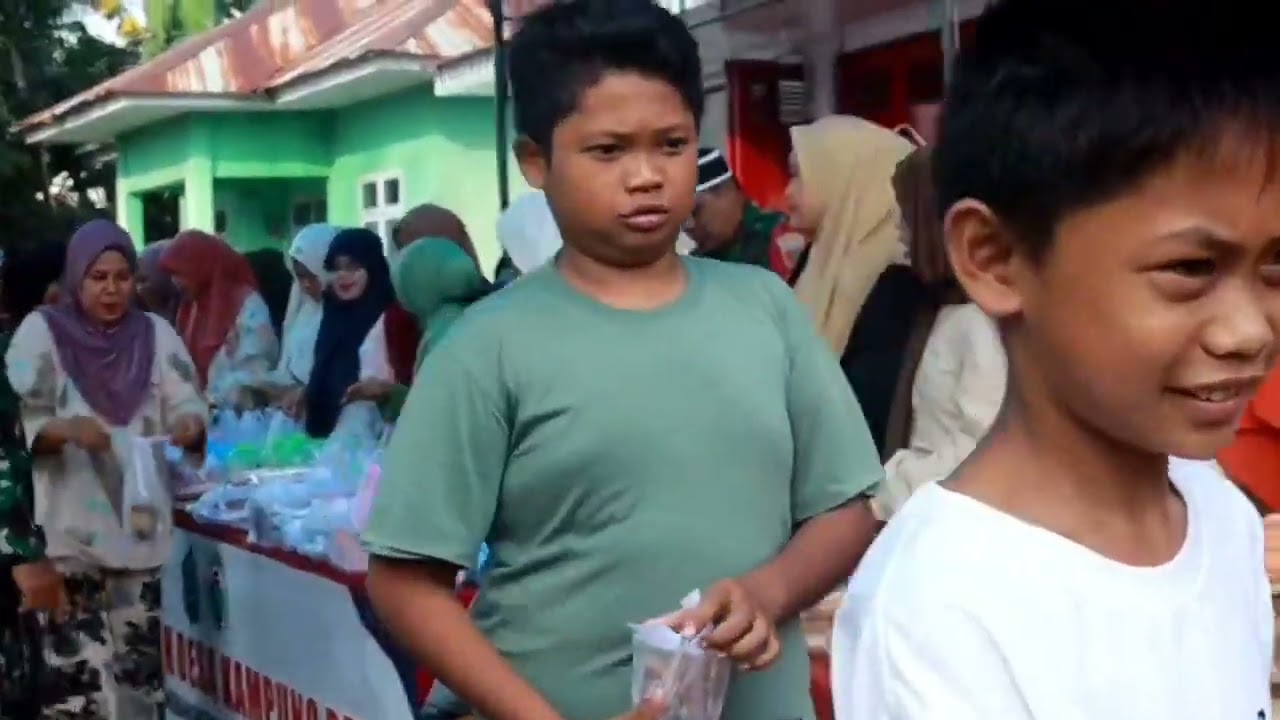 Pelaksanaan Bazar Ramadhan di Pelataran KDKMP Desa Kampung Beru