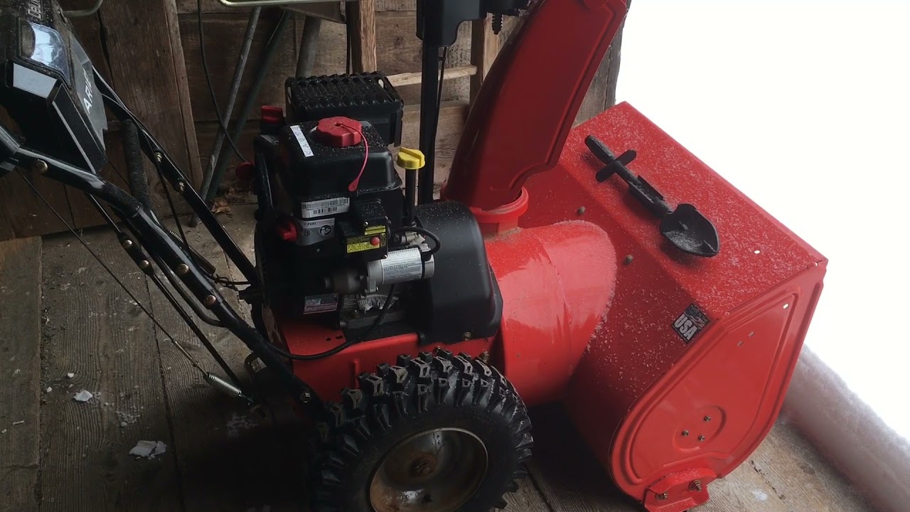 Ariens Deluxe 28 Snow Thrower - Brief Review and Snow Clearing Action