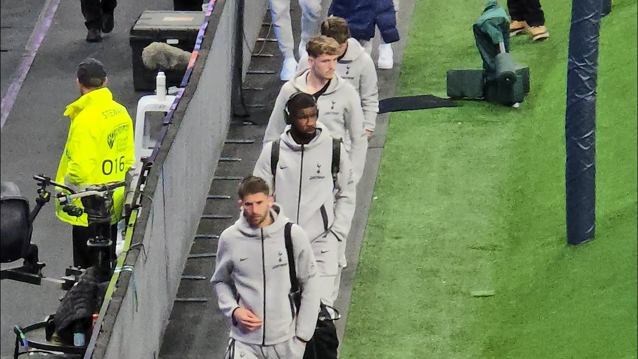 THE SPURS SQUAD ARRIVING AT THE TOTTENHAM HOTSPUR STADIUM: Spurs v Crystal Palace 