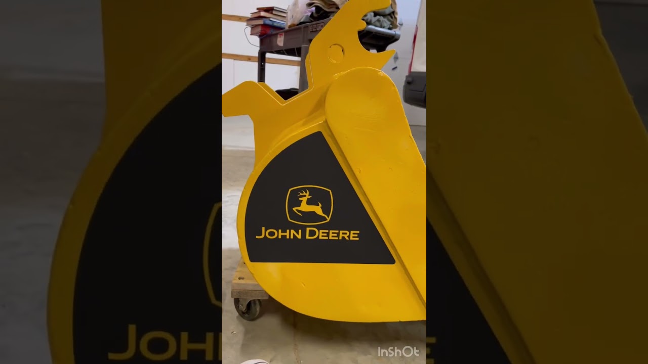 John Deere Bucket Resto 🤘🏼#johndeere #decal #wrap #restoration #layednotsprayed