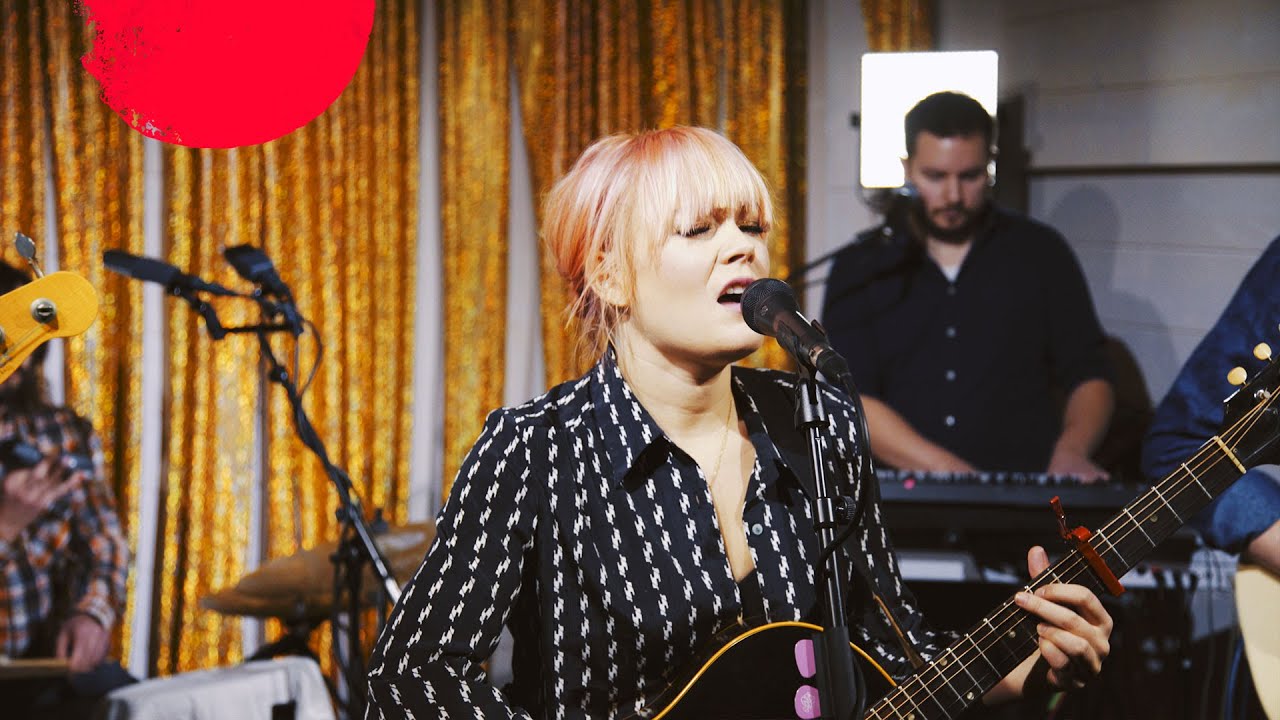 Anna Puu: Kohta vapaita (livenä Nova Stagella)
