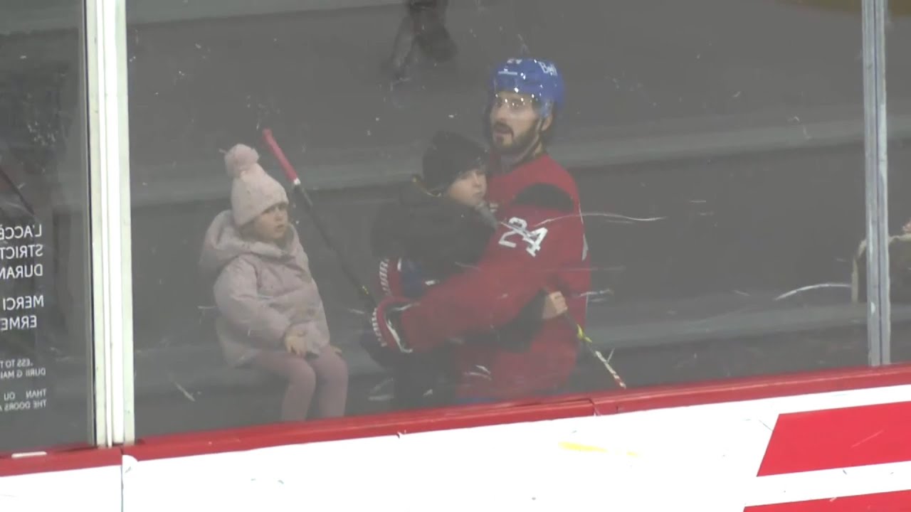 La famille Danault assiste au premier entraînement de Phillip à Montréal