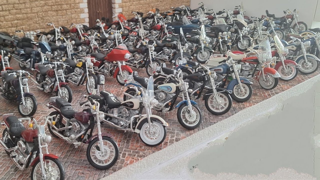 Colección de Harley Davidson a escala 1:18. Harley Davidson collection, 1:18 scale.