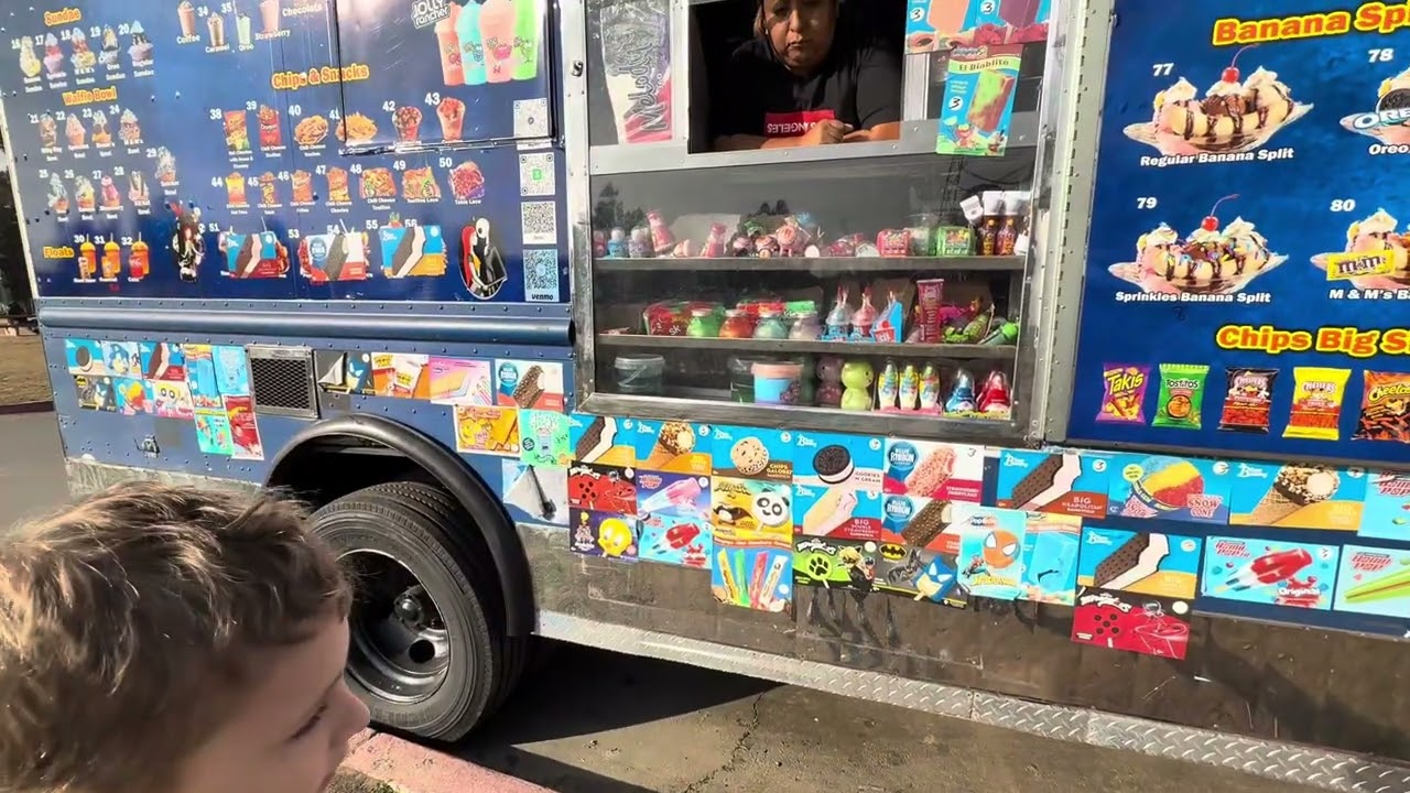I saw s&h ice cream playing low pitch entertainer