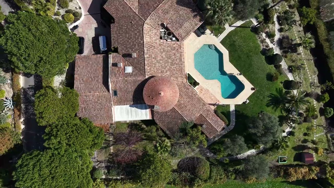 Nice Gairaut, villa 530 m² avec vue mer panoramique, piscine et terrain de 4 850 m²