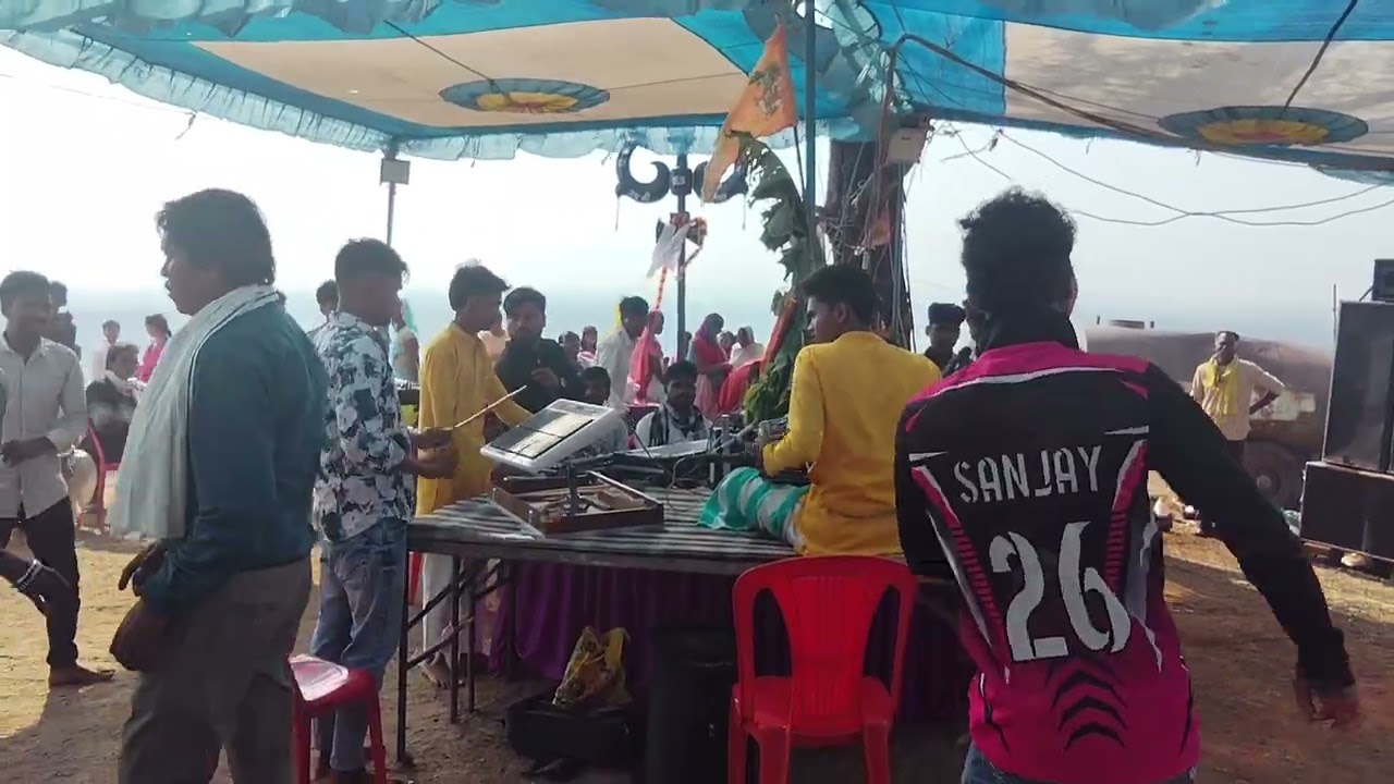 राधे श्याम मंडल लवघोघरी हमारे गायक ताराचंद विश्वकर्मा बेंजो मै विफुल  ढोलक मै सुशिल भाई पैड मै आशिष