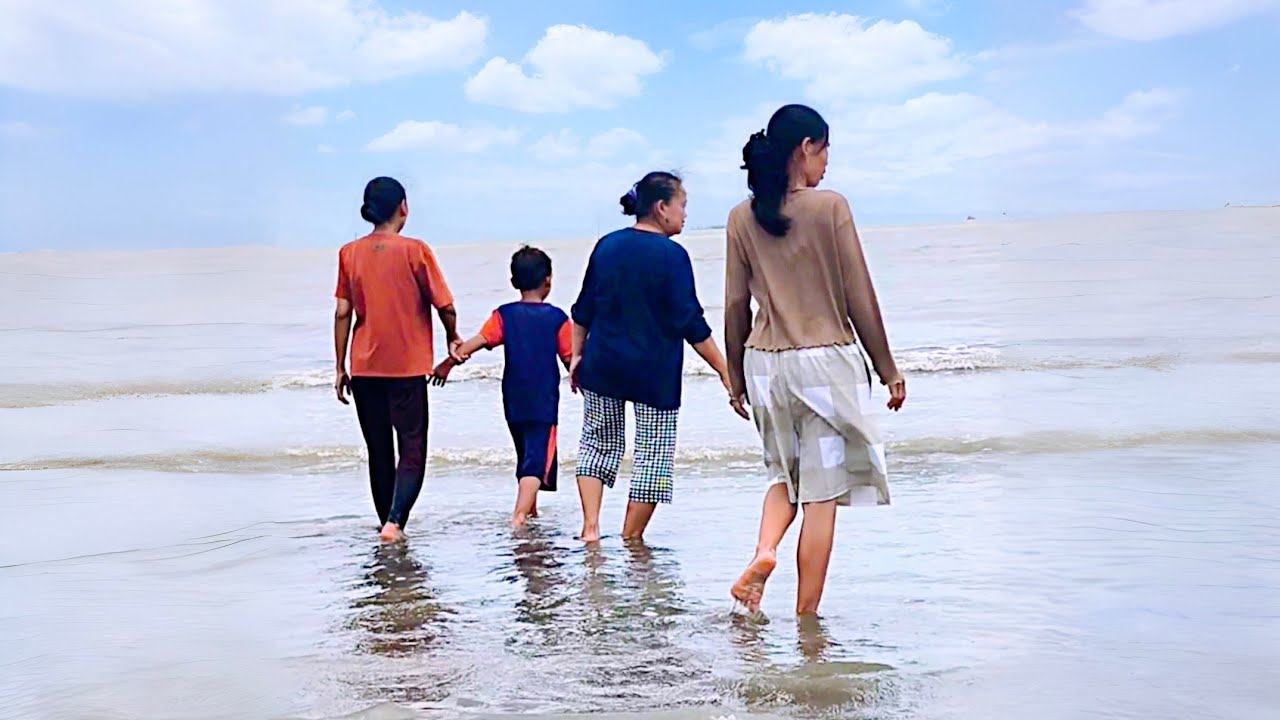 Pantai Tirta Ayu Indramayu