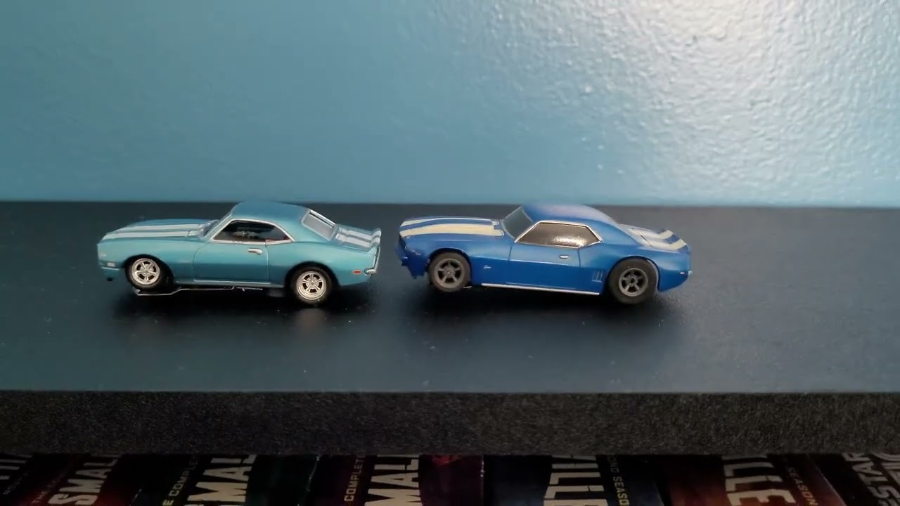 AutoWorld Camaro vs AFX Camaro