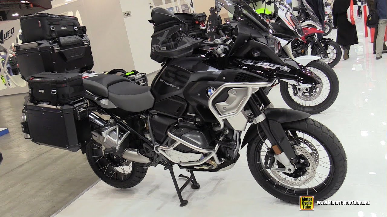 2022 BMW R1250 GS Tripple Black Givi Accessorized - Walkaround - 2021 EICMA Milan