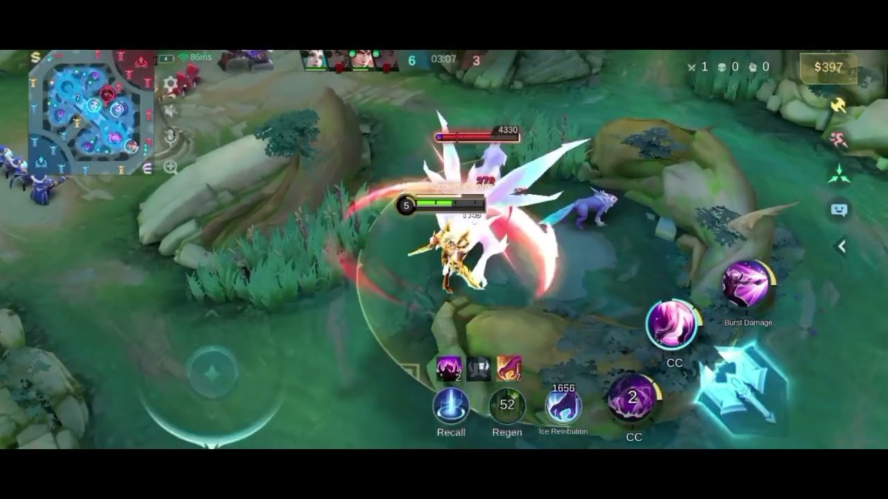 Aku bermain game mobile legends 