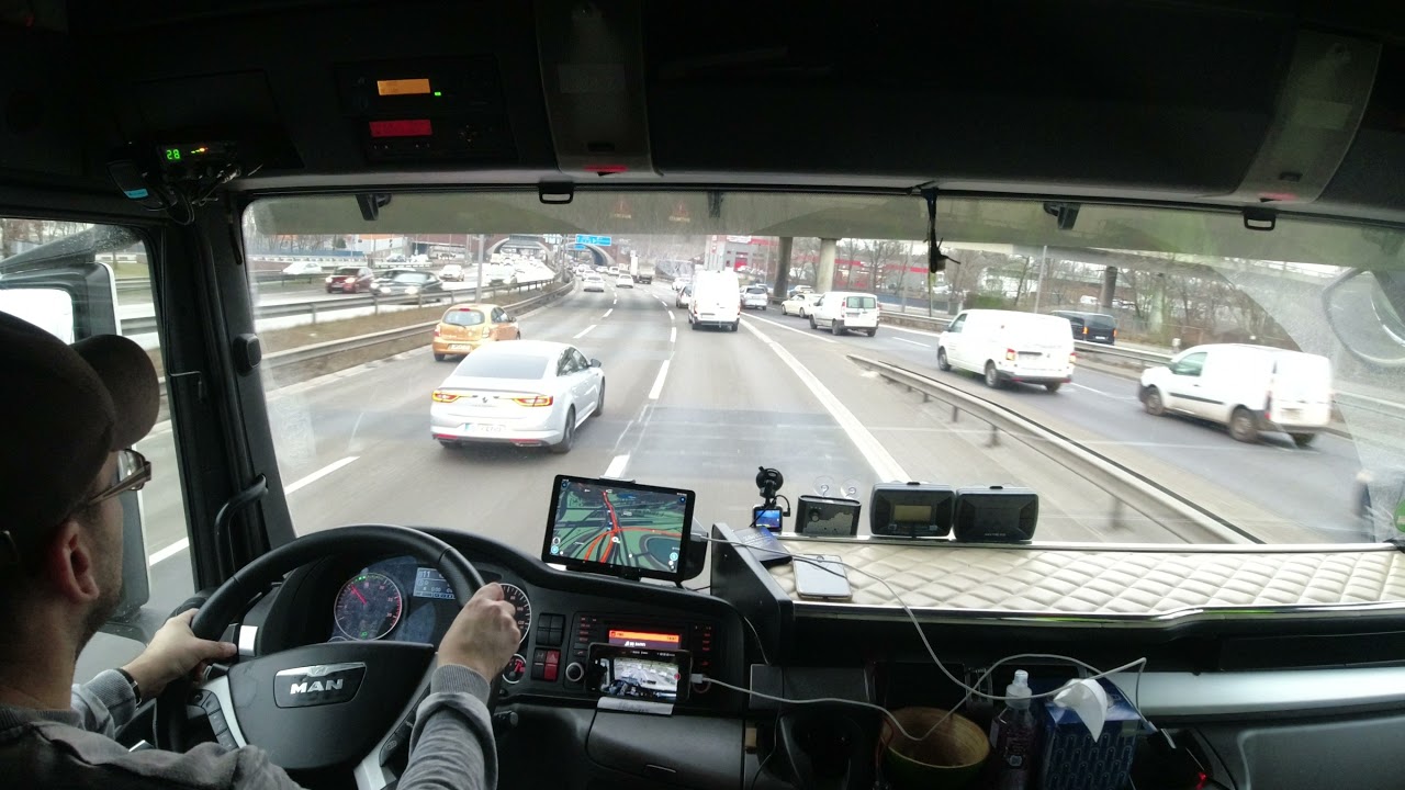Silent Driving !! | Berlin day before christmas | MAN TGX 18.440
