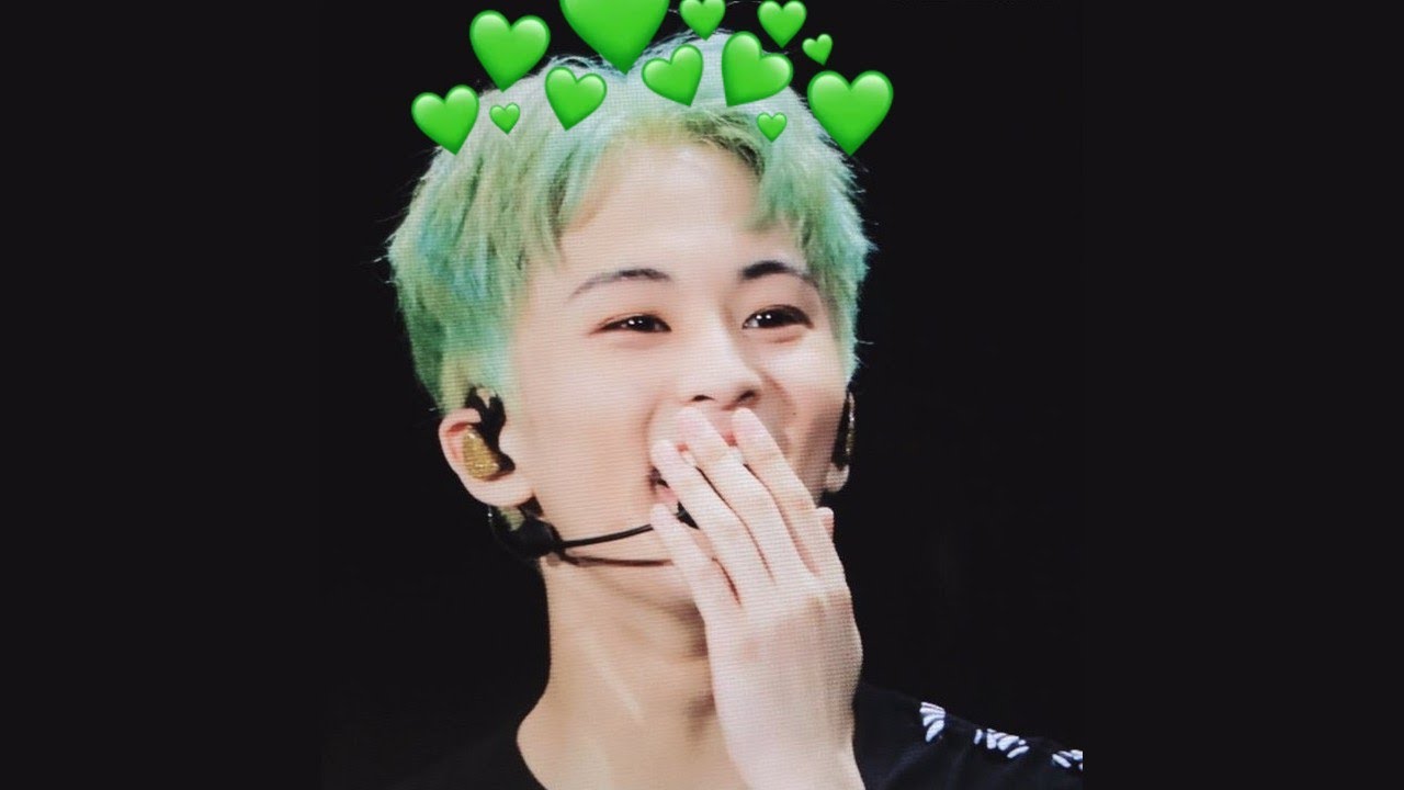 Mark lee being the cutest 21 year old for 4 minutes straight