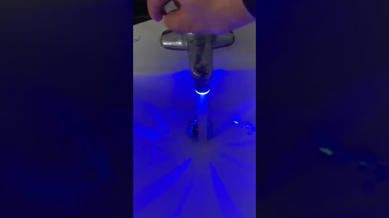 Color Changing Faucet - Temperature Sensitive - 3-Color Light-up