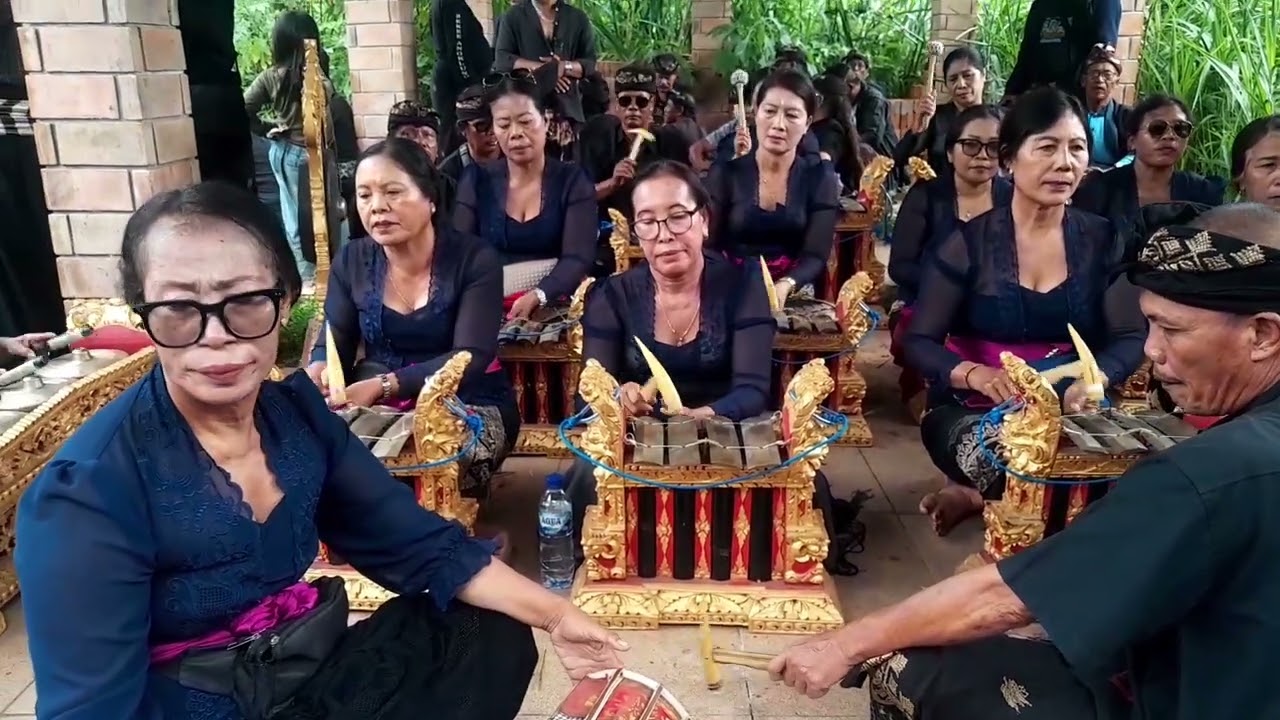 Tabuh Angklung Ibu Ibu di Setra Kedisan (Pengurugan Kaki Rudin) Bagian ke 1