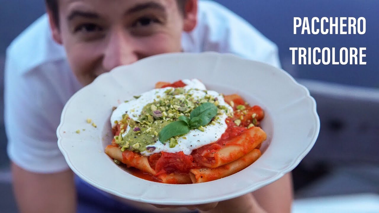 PACCHERI TRICOLORE con pomodoro, stracciatella di burrata e pesto di pistacchi - PASTA TRICOLORE
