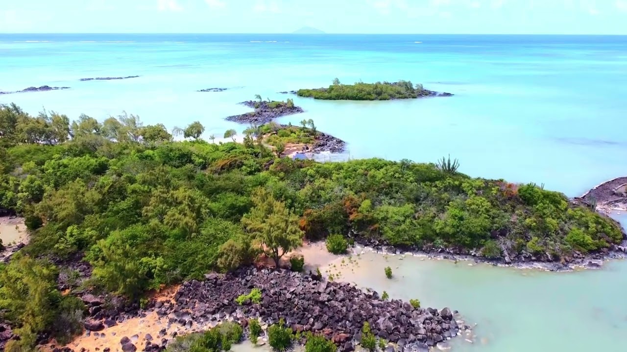 Let’s discover Butte a l’herbes Beach Calodyne Grand Gaube Mauritius
