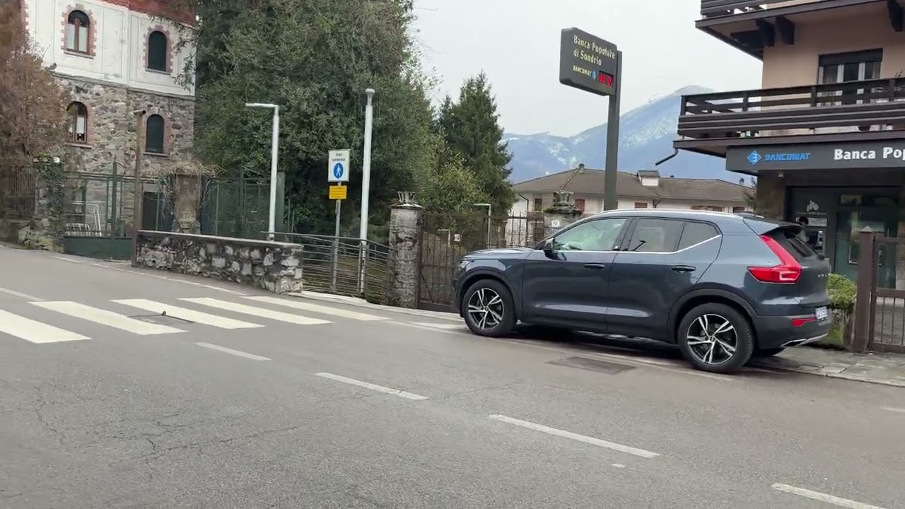 Barzio bus stop 🗻🏔️ #viral #viralvideo #travel #lecco #mountains 