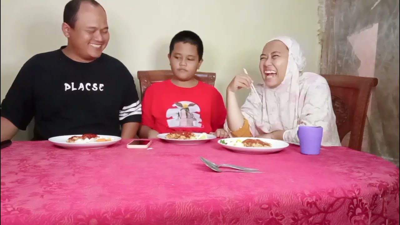 Antara Chiken katsu atau steak ayam ini?😂