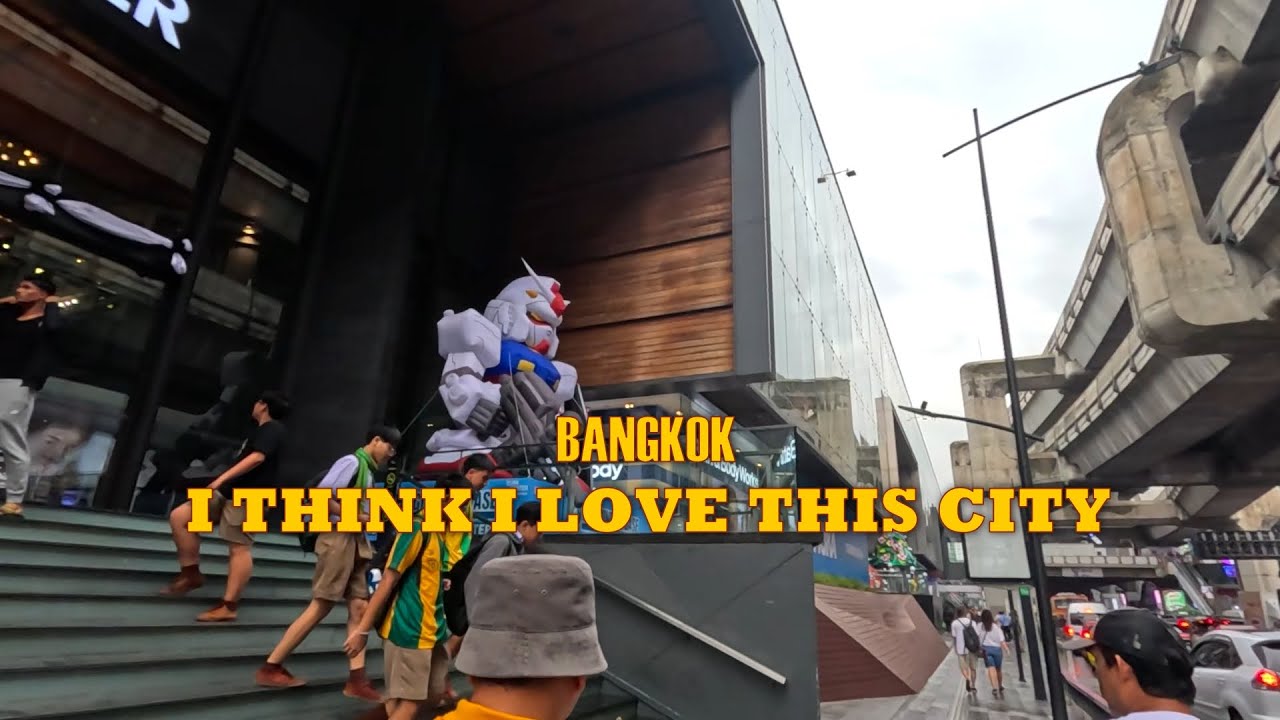 stumbling into popland in Bangkok Thailand i love it here