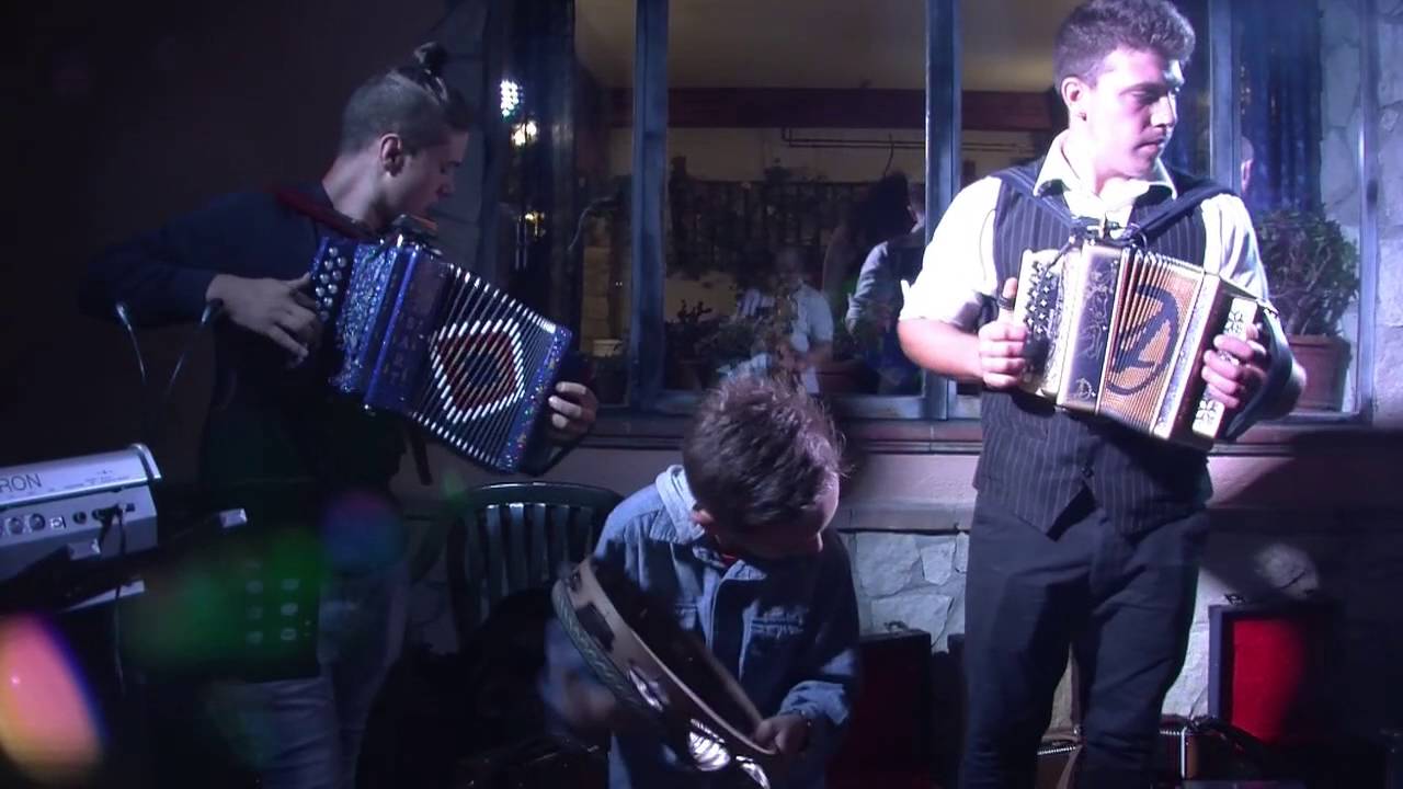 A MALTIGNANO SUONA L'ORGANETTO DI DAMIANO (LIVE)
